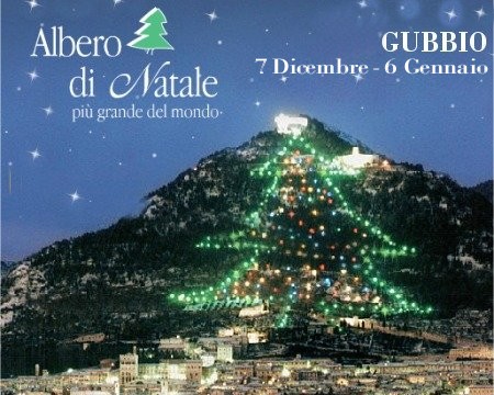 Albero Di Natale Gubbio.Accensione Albero Di Gubbio L Albero Di Natale Piu Grande Del Mondo Gubbio By Umbria Online